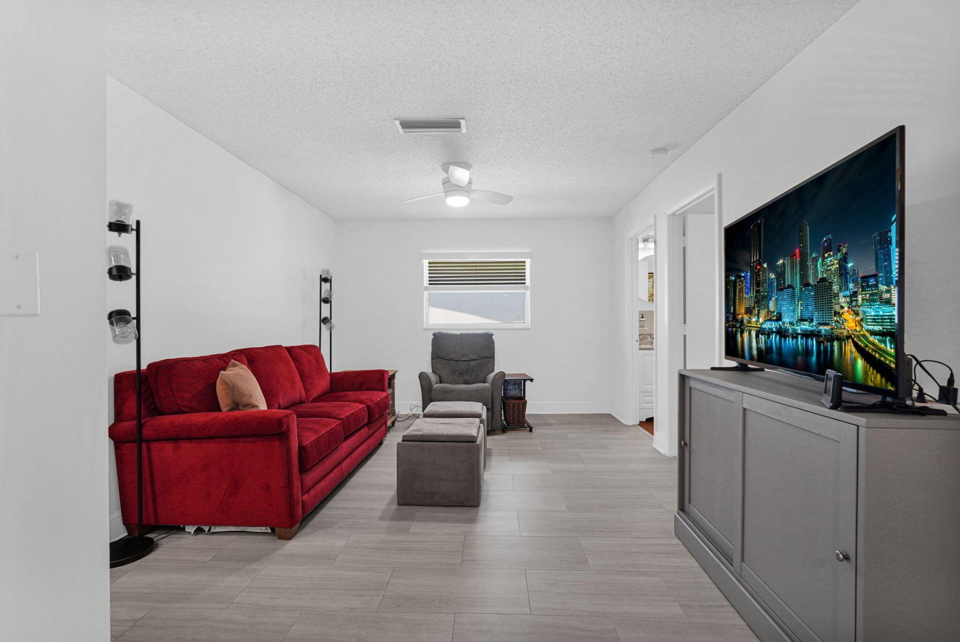 1050 NW 73rd Terrace, Margate, FL 33063 Photo