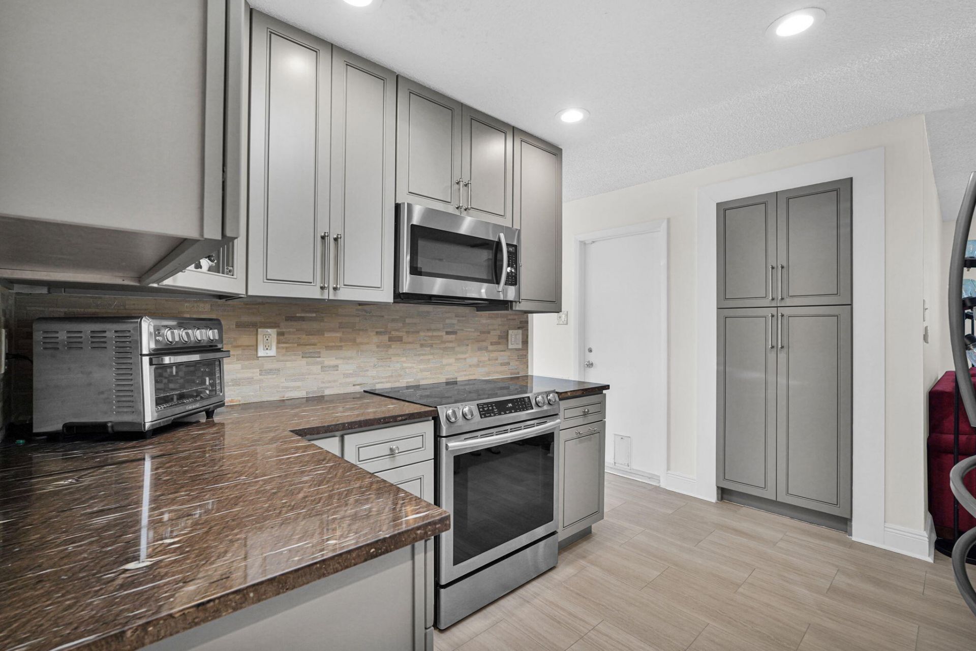 1050 NW 73rd Terrace, Margate, FL 33063 Photo