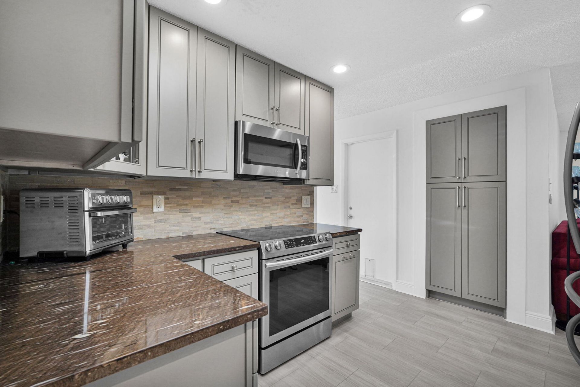1050 NW 73rd Terrace, Margate, FL 33063 Photo