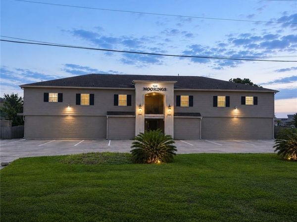 4854 PONTCHARTRAIN Drive, Unit 17, Slidell, LA 70458