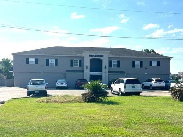 4854 PONTCHARTRAIN Drive , Unit 17, Slidell, LA 70458
