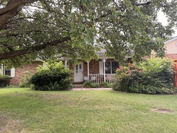 1250 Larkspur Drive , Mascoutah, IL 62258