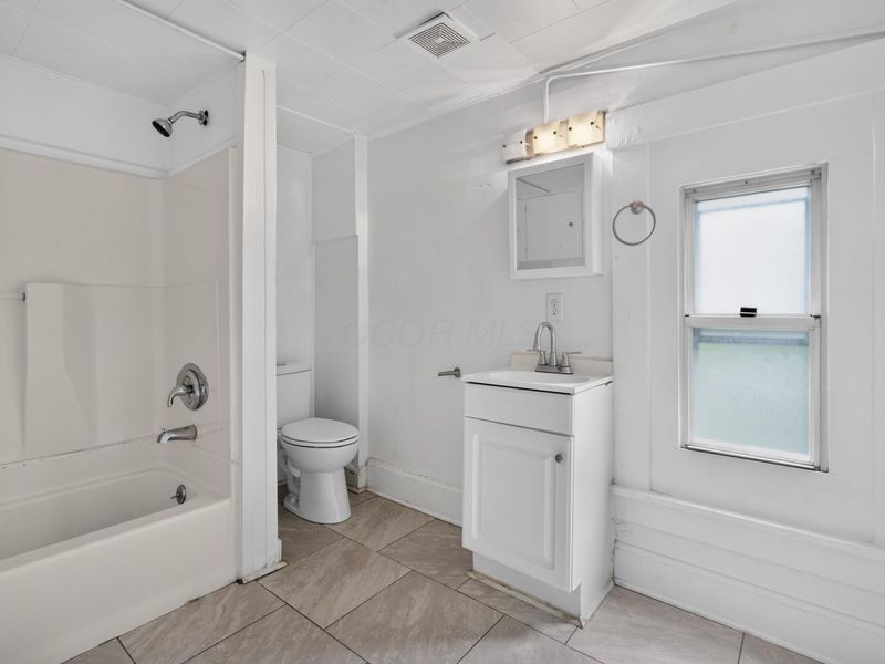 2614 Berrell Avenue , Columbus, OH 43211 Photo 14