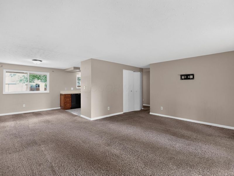 5831 Varadero Drive , Westerville, OH 43081 Photo 2