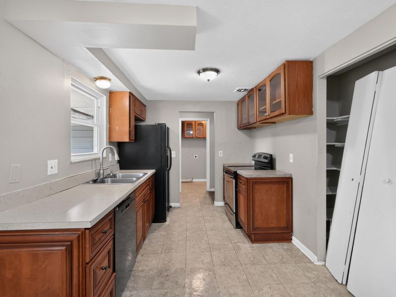5831 Varadero Drive , Westerville, OH 43081 Photo 5