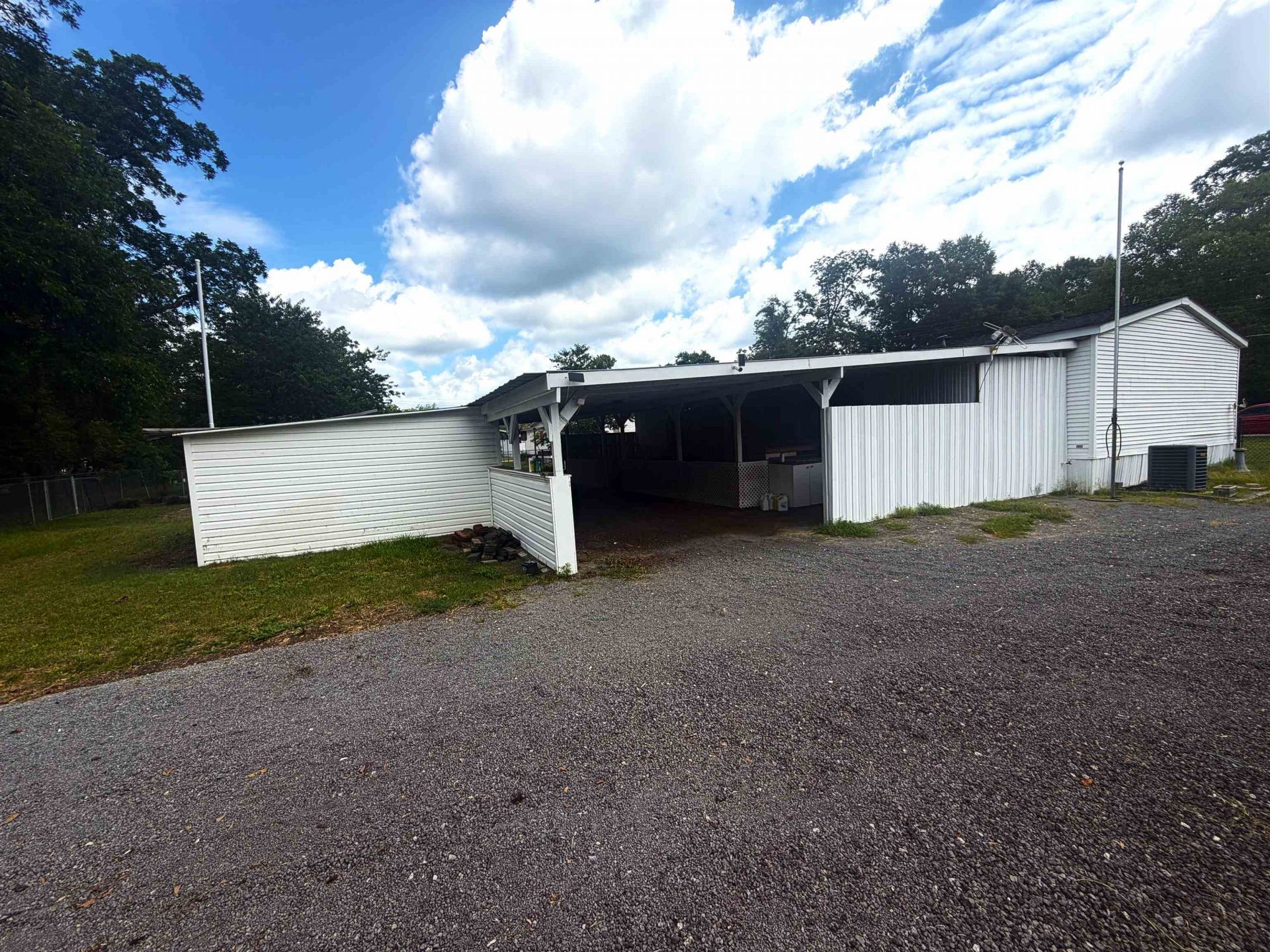 2109 N Church St.  Photo 25