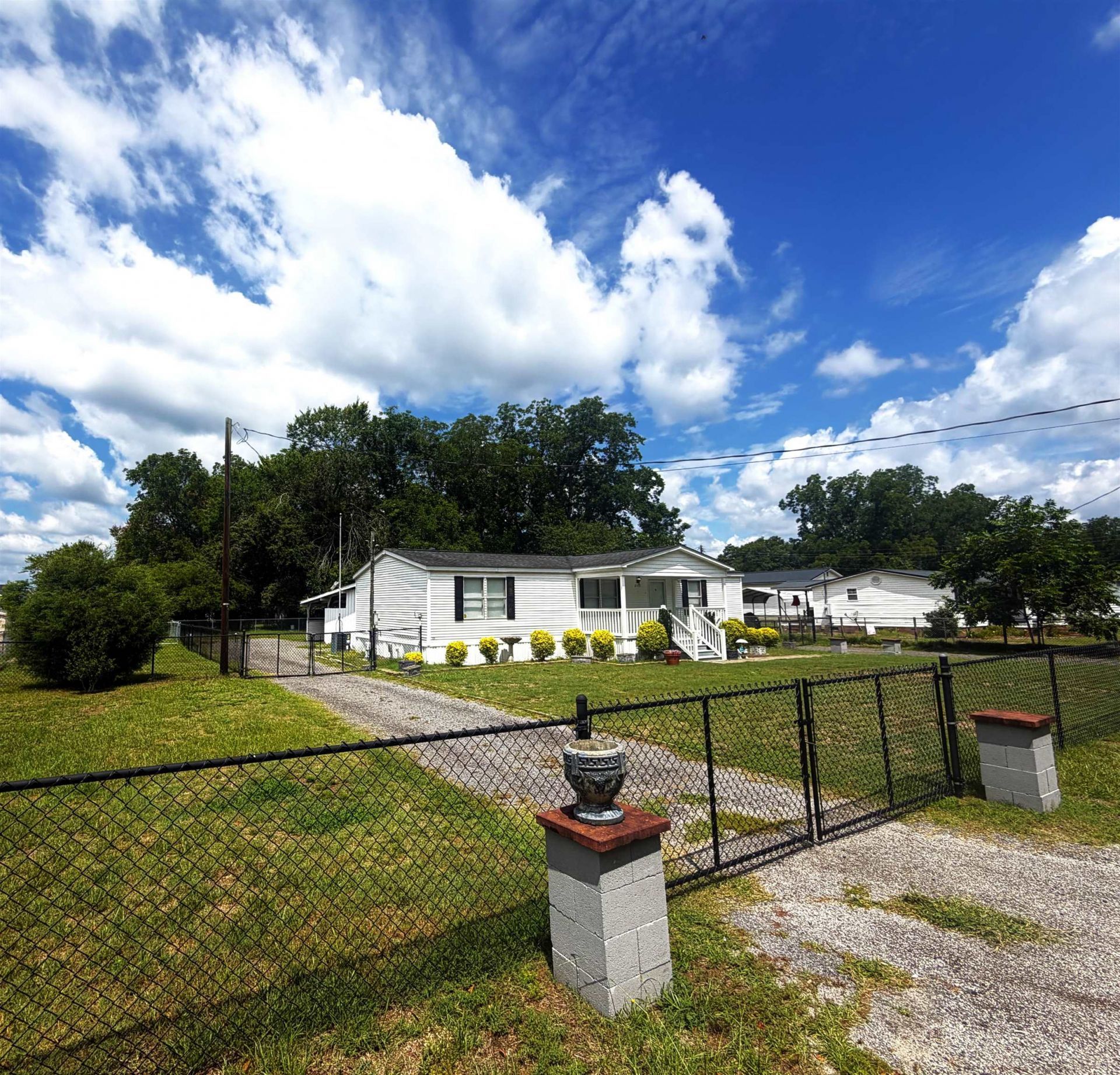 2109 N Church St.  Photo 28