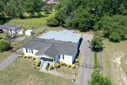 2109 N Church St.  photo 4