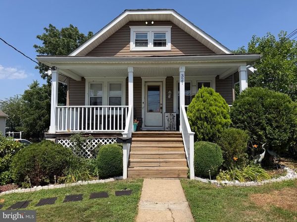 327 OAKLAND AVENUE, MAPLE SHADE, NJ 08052