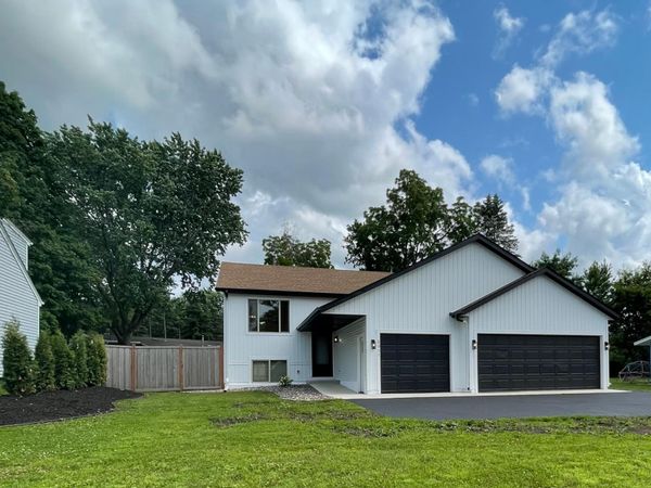 2011 Lake View Drive, Jordan, MN 55352