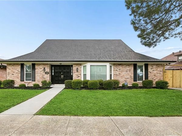 7130 NEPTUNE Court , New Orleans, LA 70126