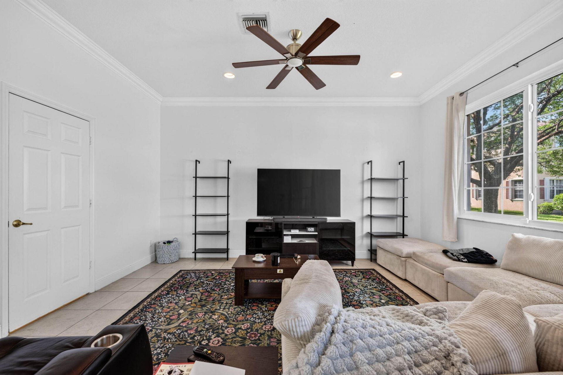 3355 Lakeside Drive, Davie, FL 33328 Photo