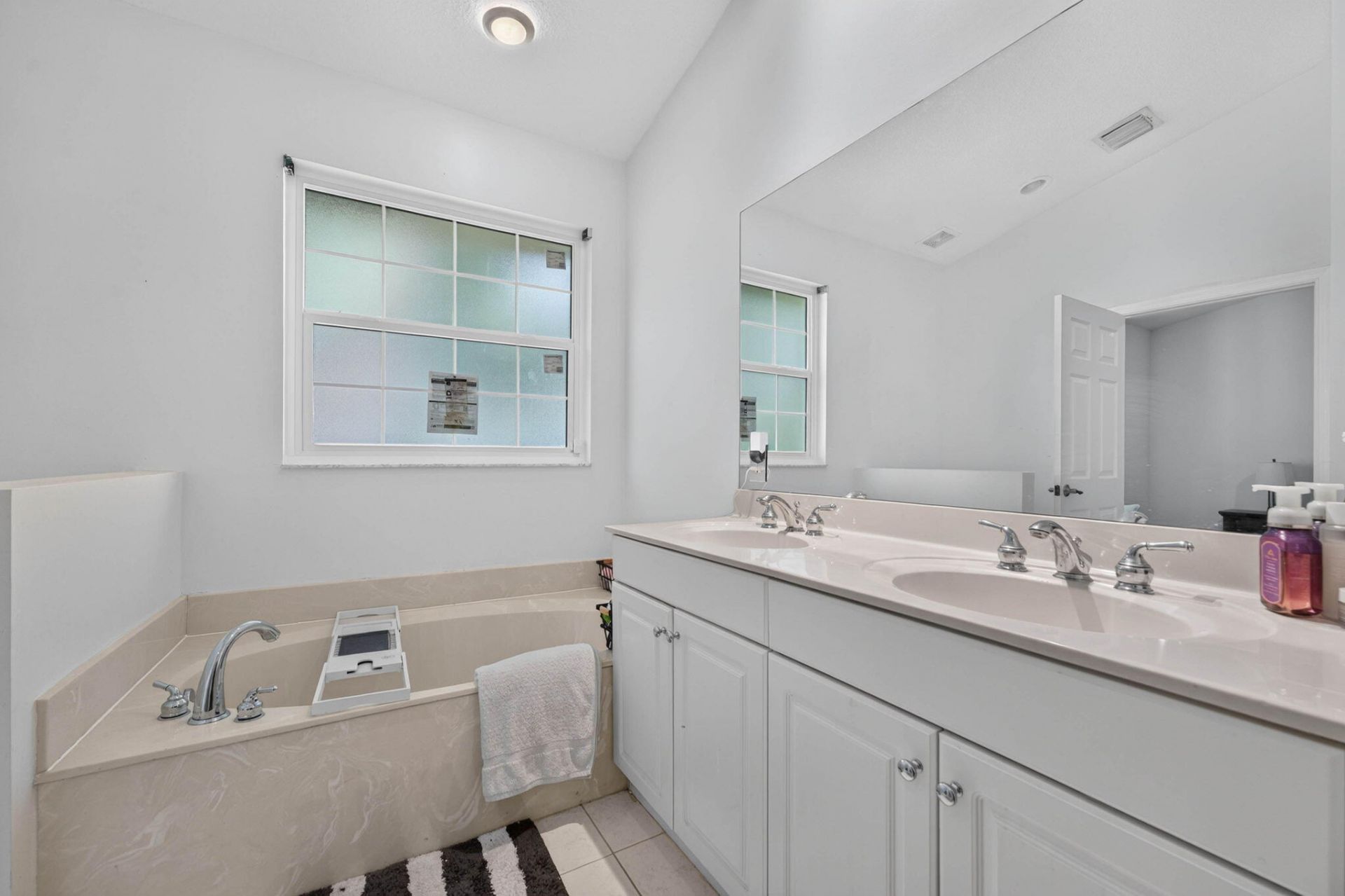 3355 Lakeside Drive, Davie, FL 33328 Photo