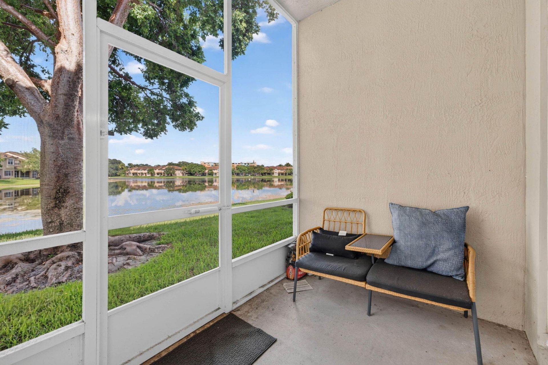 3355 Lakeside Drive, Davie, FL 33328 Photo