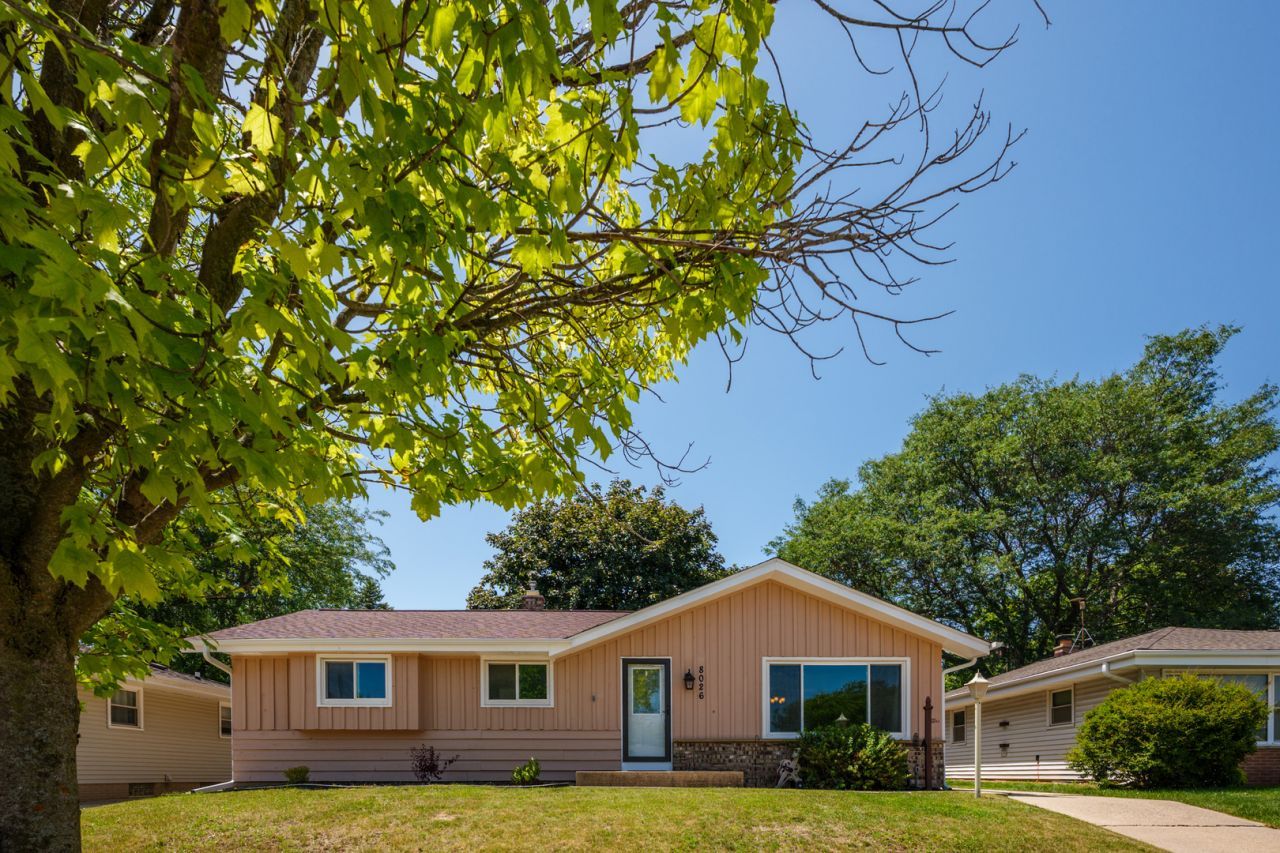 8026 50th Avenue, Kenosha, WI 53142 Main Photo