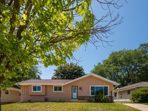8026 50th Avenue , Kenosha, WI 53142