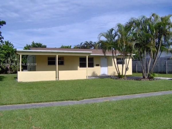 12096 Dolphin Dr, Palm Beach Gardens, FL 33410