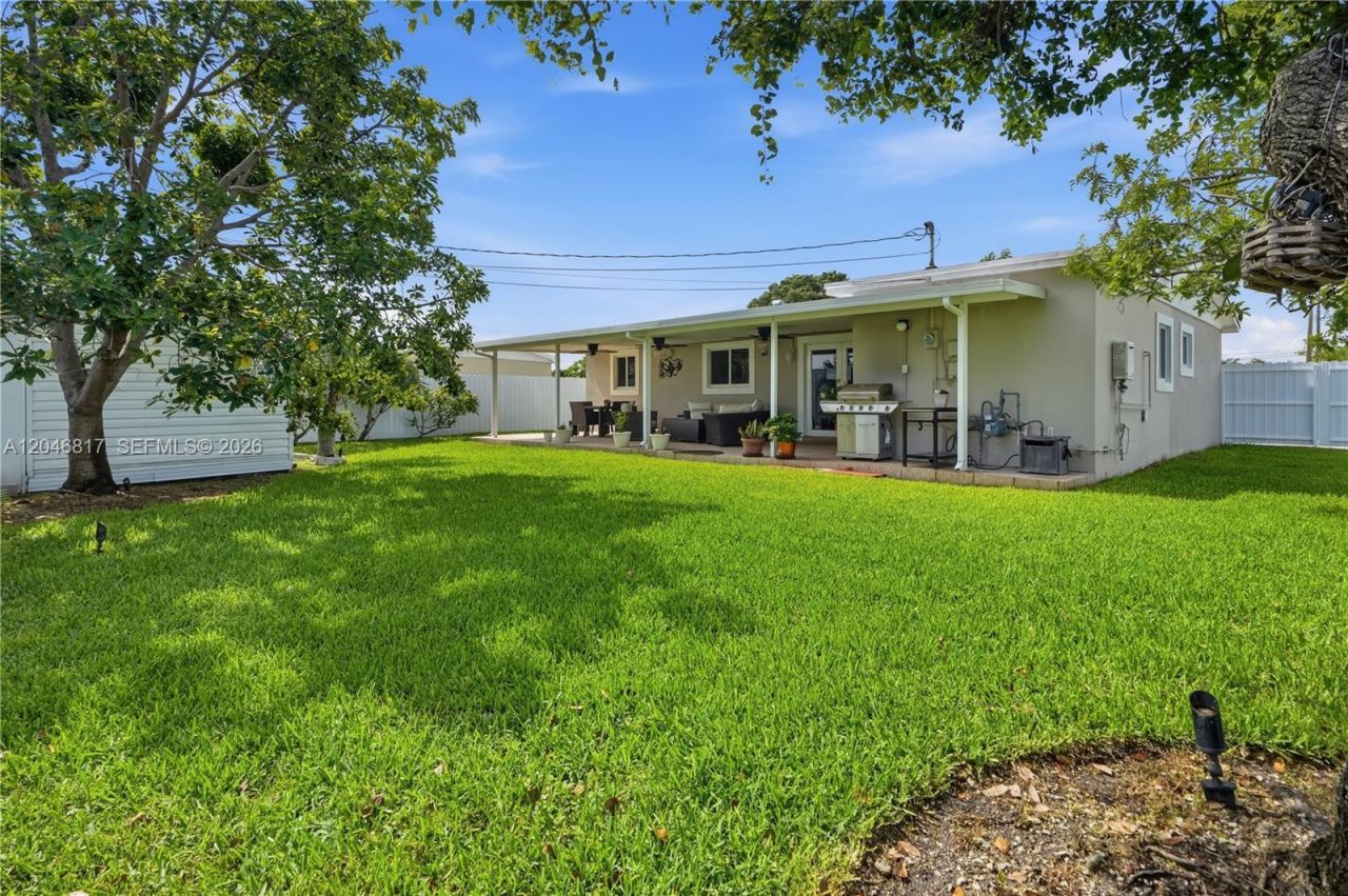 10451 SW 201st Ter, Cutler Bay, FL 33189 Photo