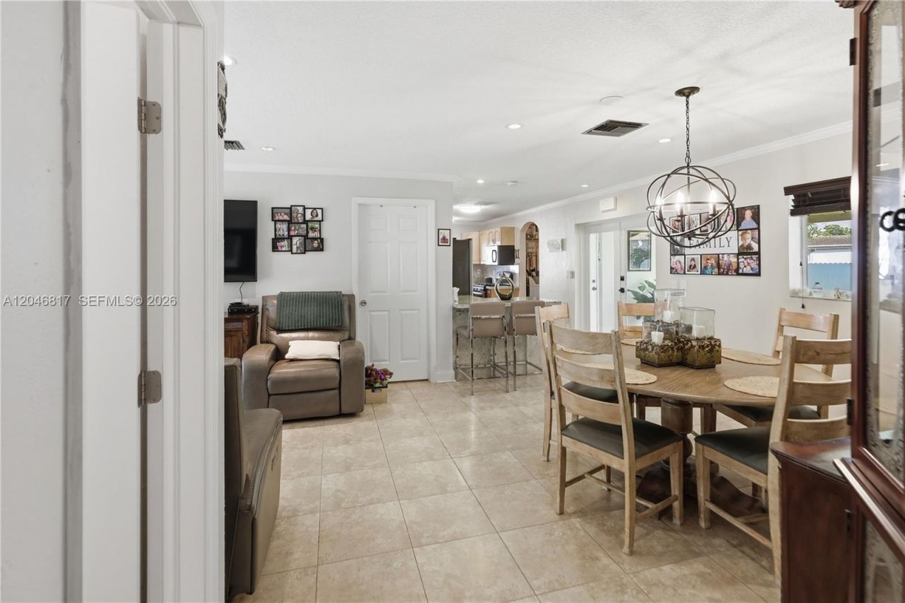 10451 SW 201st Ter, Cutler Bay, FL 33189 Photo