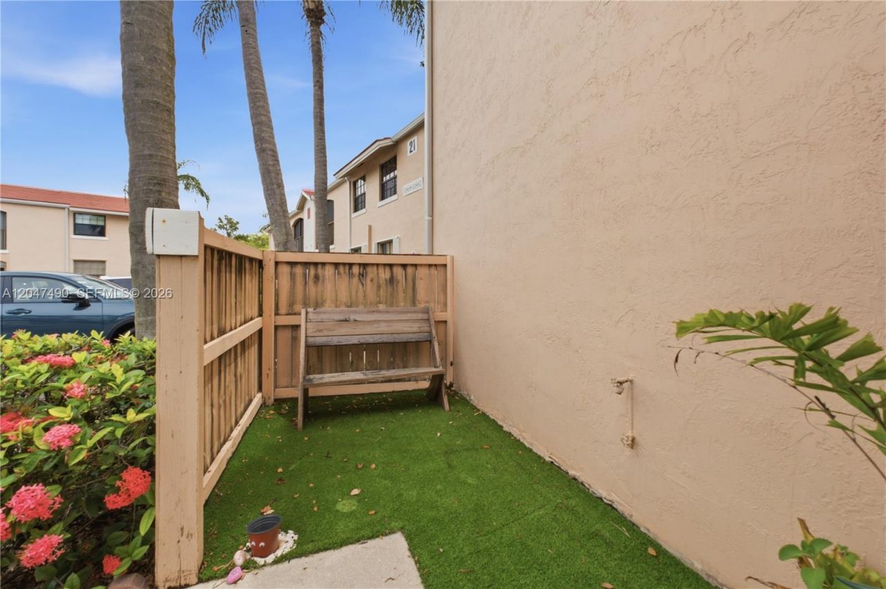 11862 NW 11th St , Unit 11862, Pembroke Pines, FL 33026 Photo