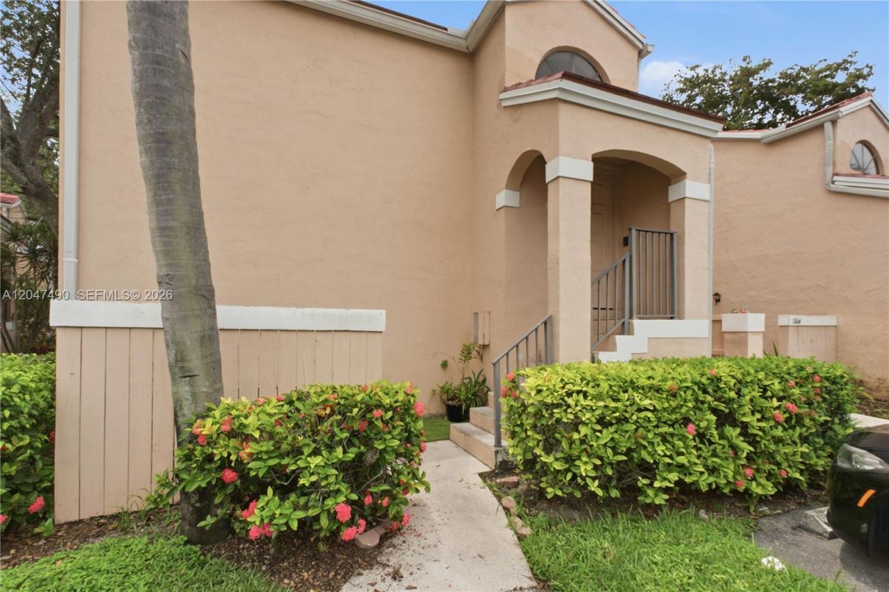 11862 NW 11th St , Unit 11862, Pembroke Pines, FL 33026 Photo