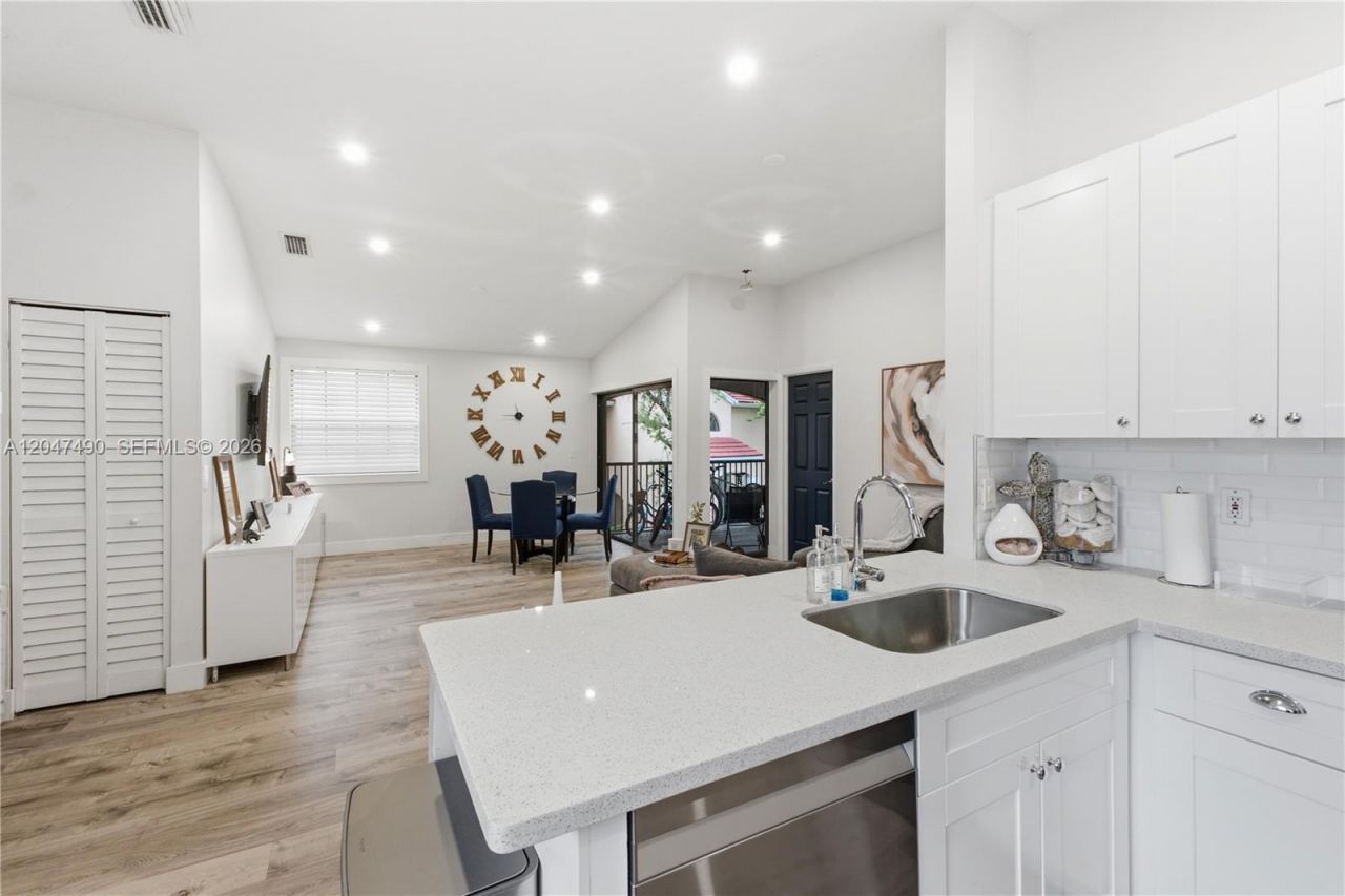 11862 NW 11th St , Unit 11862, Pembroke Pines, FL 33026 Photo