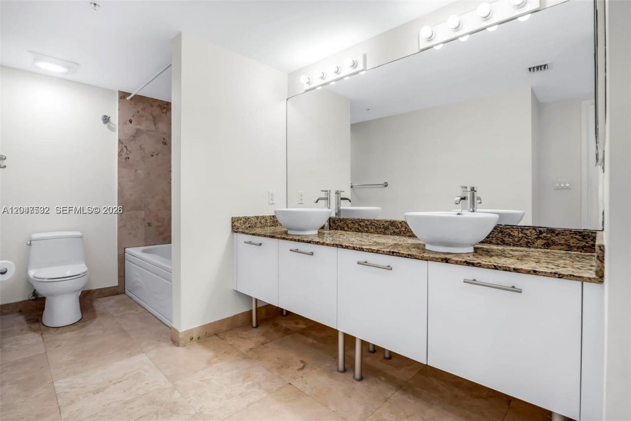 41 SE 5th St , Unit 1709, Miami, FL 33131 Photo