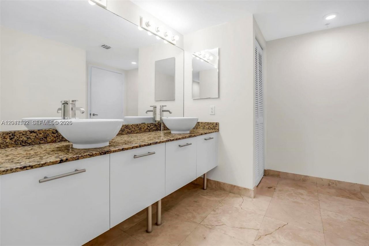 41 SE 5th St , Unit 1709, Miami, FL 33131 Photo