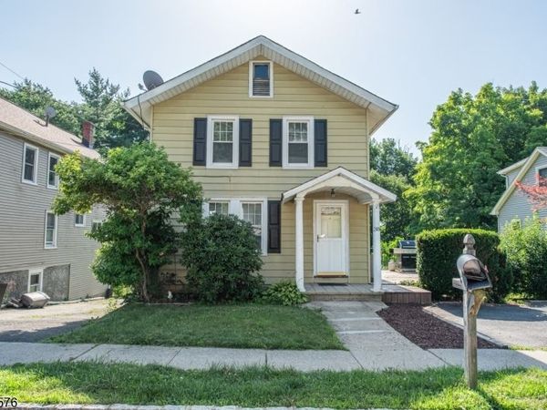 38 Linden Ave, Stanhope, NJ 07874