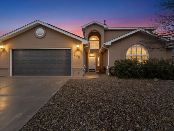 1034 Wagon Trail Street SW, Los Lunas, NM 87031