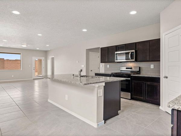 4 El Nido Court SW, Los Lunas, NM 87031