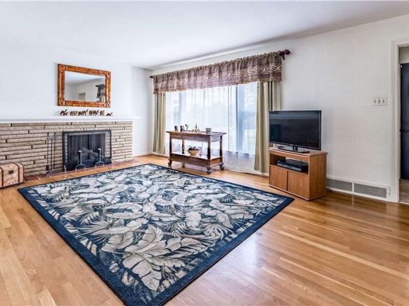 6903 E Sprague Road, Independence, OH 44131 Photo 2