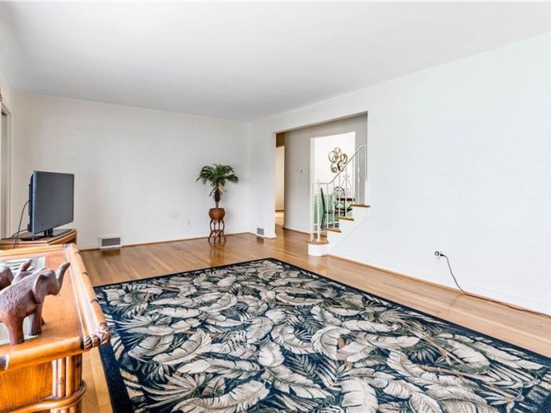 6903 E Sprague Road, Independence, OH 44131 Photo 4