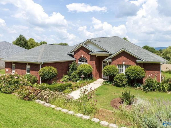 2406 Little Cove Road, Owens Cross Roads, AL 35763