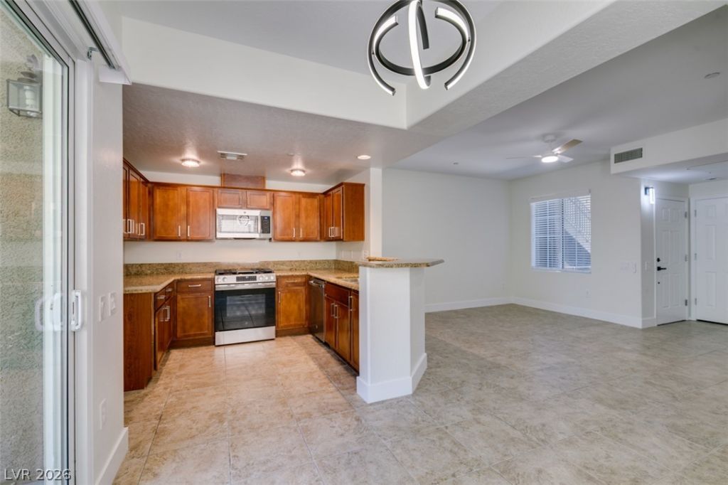 6868 Sky Pointe Drive, Unit 1038, Las Vegas, NV 89131 Main Photo