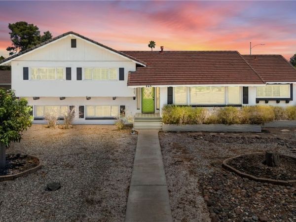845 Kenny Way , Las Vegas, NV 89107
