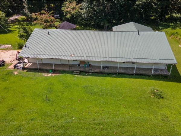 18680 Galatia Post Road , Marion, IL 62959