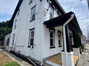 35 W MAIN STREET, NEWMANSTOWN, PA 17073