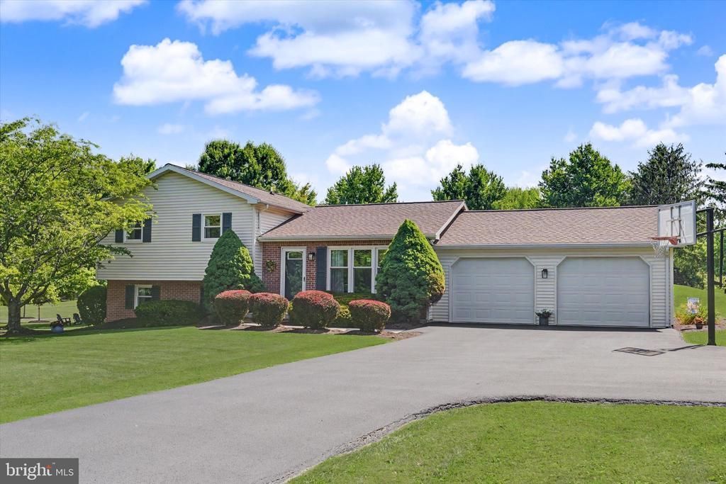 14 N FILEYS ROAD , DILLSBURG, PA 17019