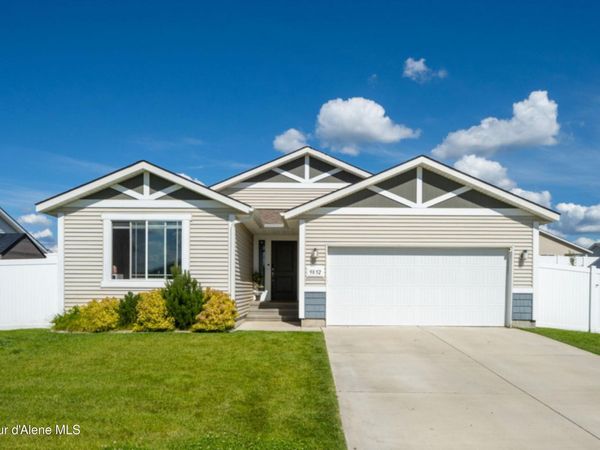 9852 N Berkshire St, Hayden, ID 83835