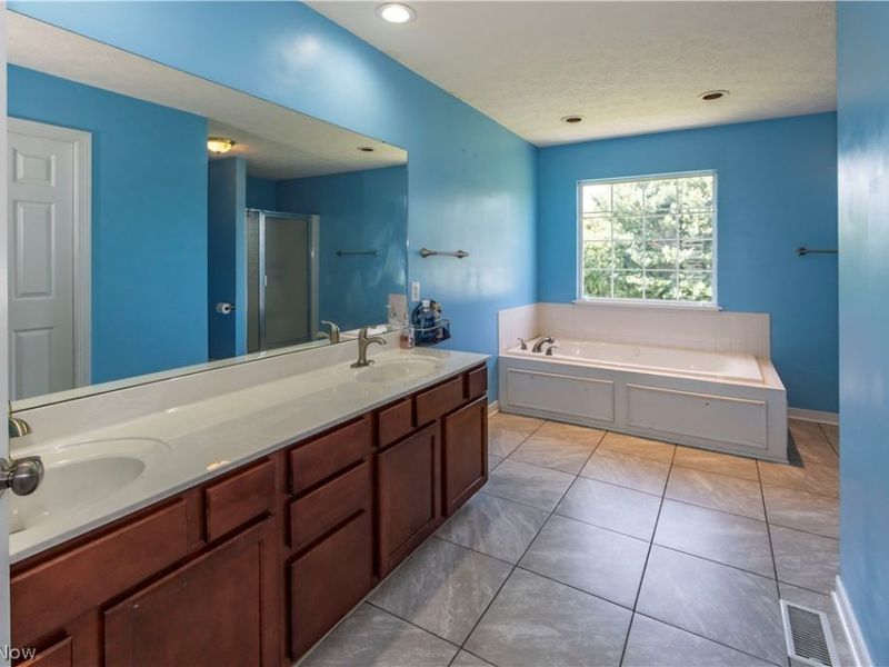 1273 Muchney Circle, Akron, OH 44312 Photo 27