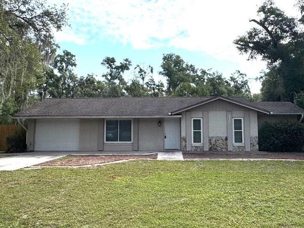 6052 IDLE A WHILE CIRCLE , DADE CITY, FL 33523