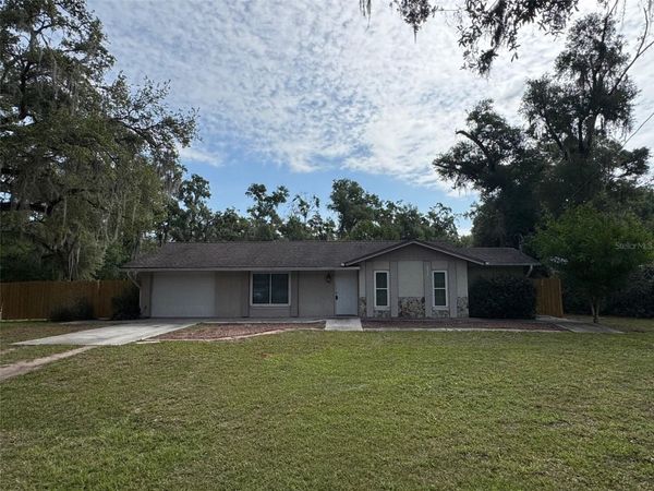 6052 IDLE A WHILE CIRCLE , DADE CITY, FL 33523