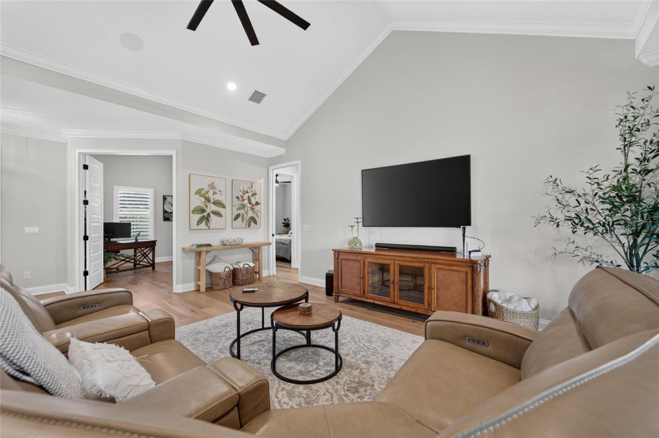 5391 Clubhouse Hills Lane , Lakeland, FL 33812 Photo