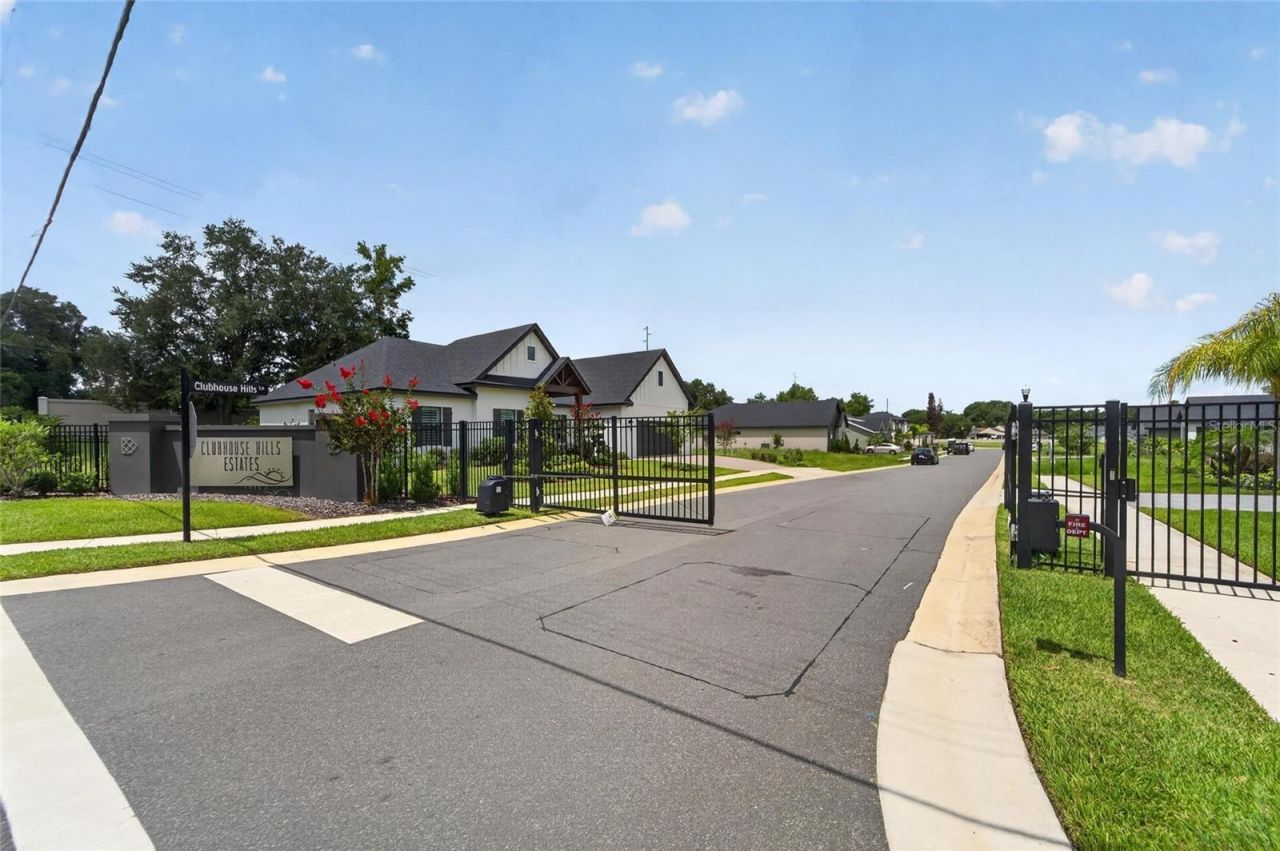 5391 Clubhouse Hills Lane , Lakeland, FL 33812 Photo