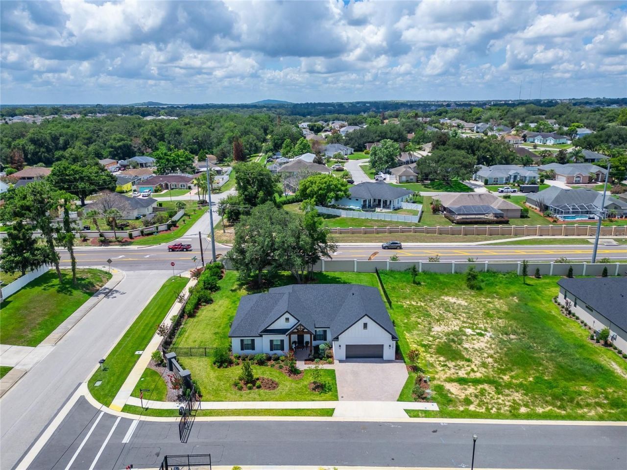 5391 Clubhouse Hills Lane , Lakeland, FL 33812 Photo