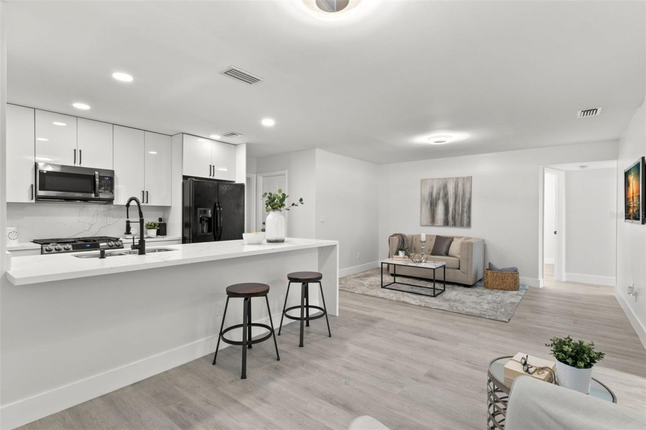 5931 Denver Street Ne, Saint Petersburg, FL 33703 Photo