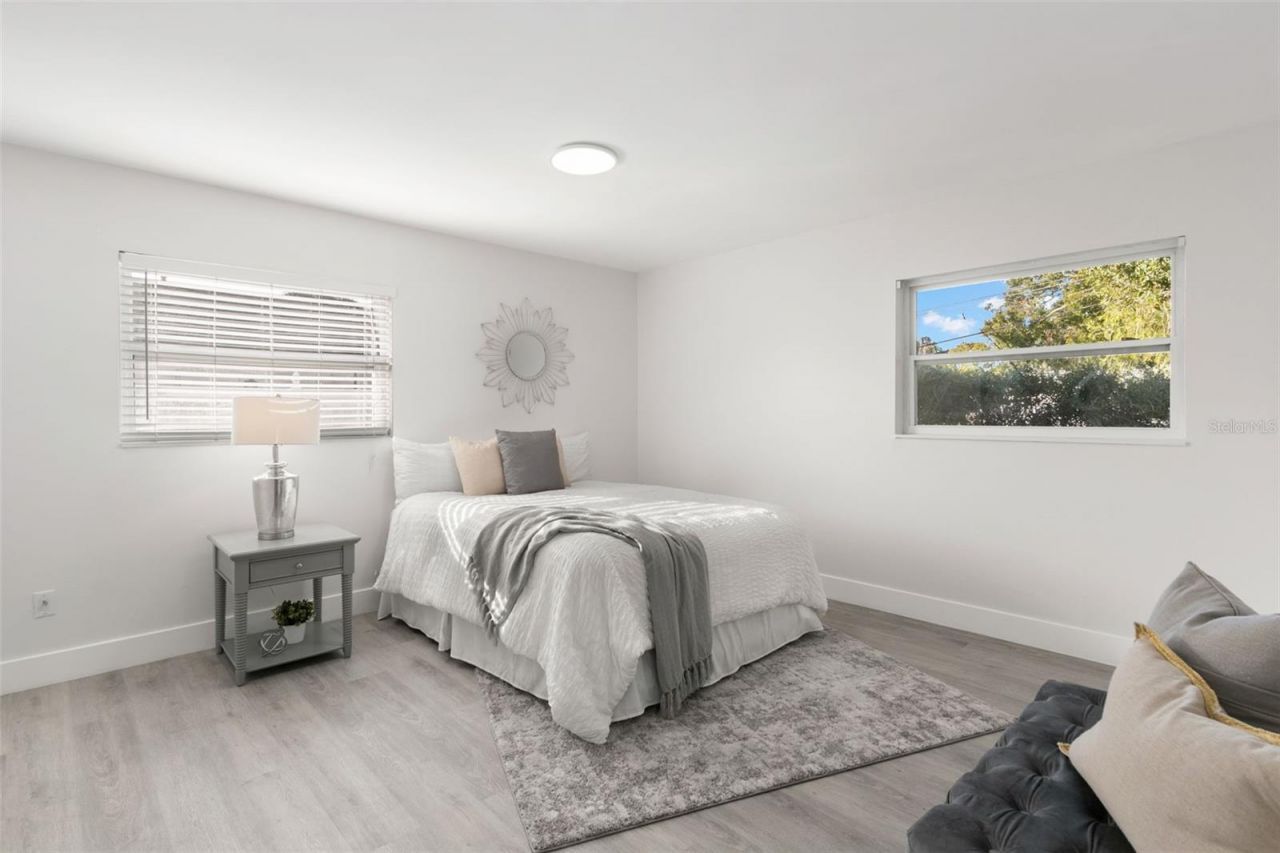 5931 Denver Street Ne, Saint Petersburg, FL 33703 Photo