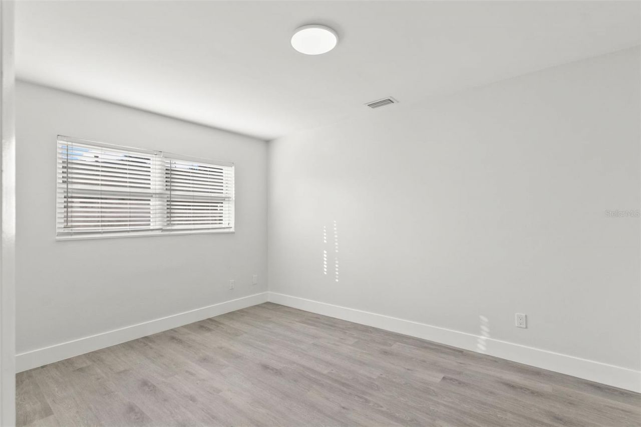 5931 Denver Street Ne, Saint Petersburg, FL 33703 Photo