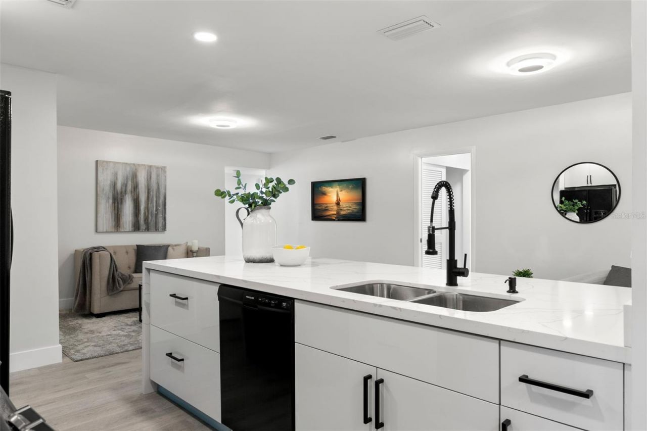5931 Denver Street Ne, Saint Petersburg, FL 33703 Photo